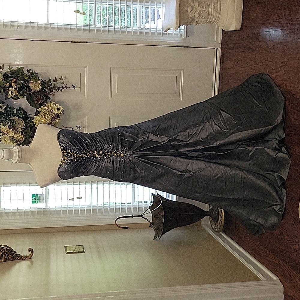 Flirt Maggie Sottero Charcoal Gray formal gold black SilverBeads rhinestone EUCโฆ